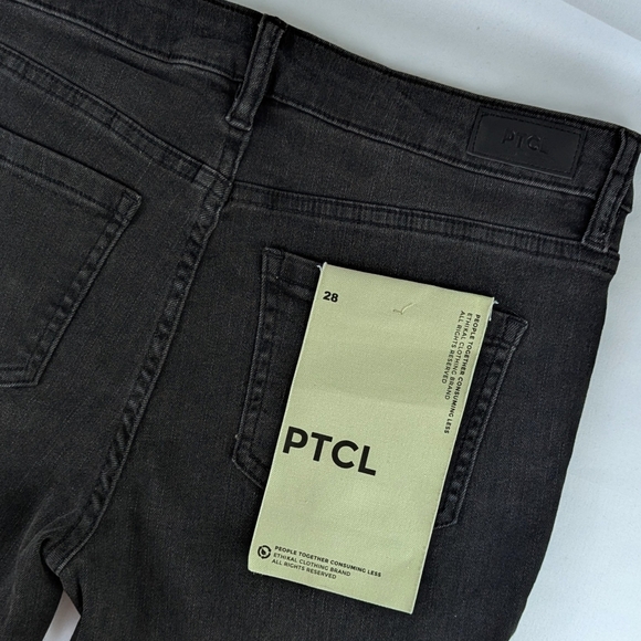 PTCL Studded Flare Leg Jeans Midrise Stretch Denim 33" Inseam Black Wash 28 NWT - Picture 6 of 15
